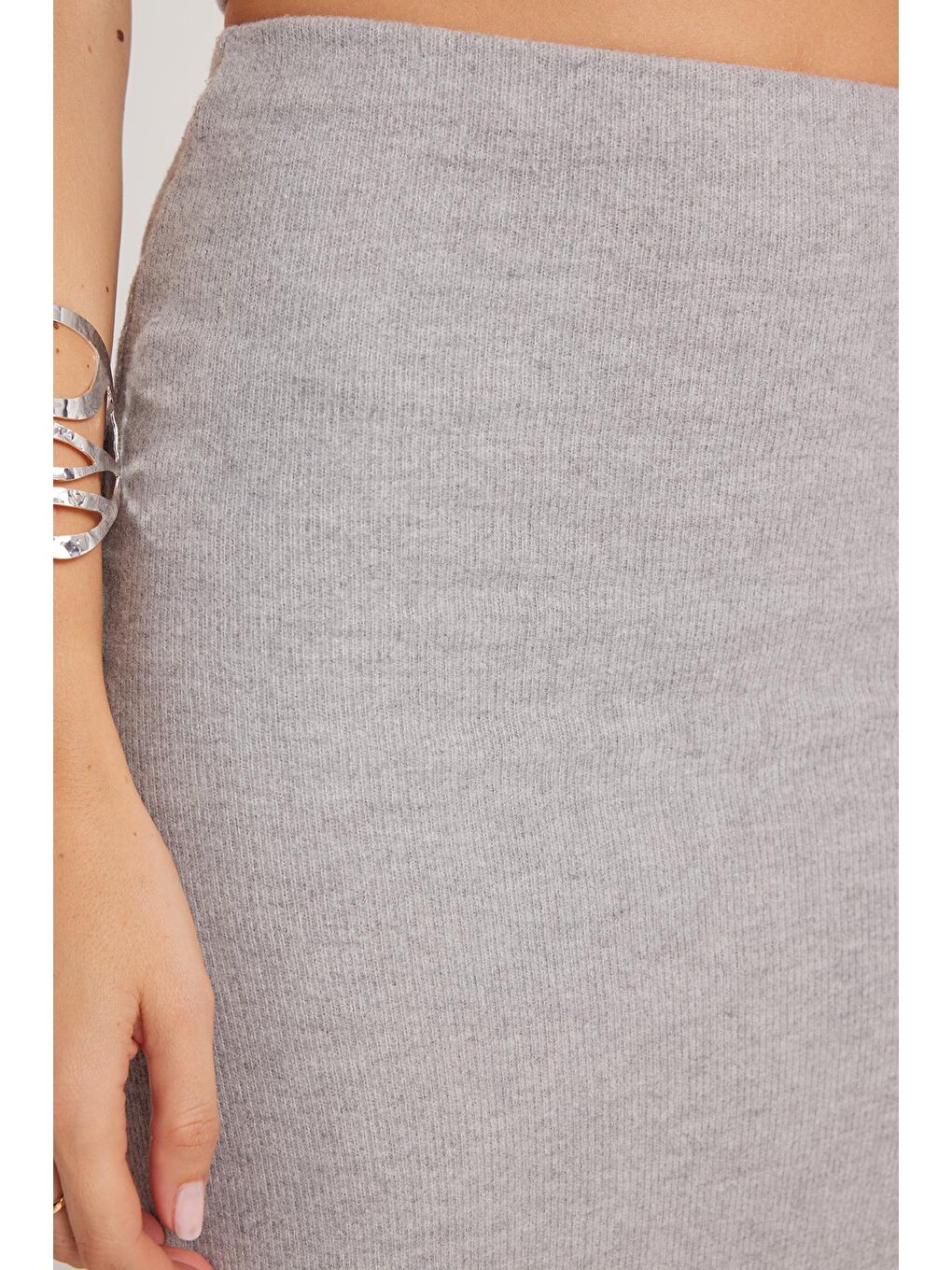 Kadın Slim Fit Dar Kesim Yırtmaçlı Gri Etek-2