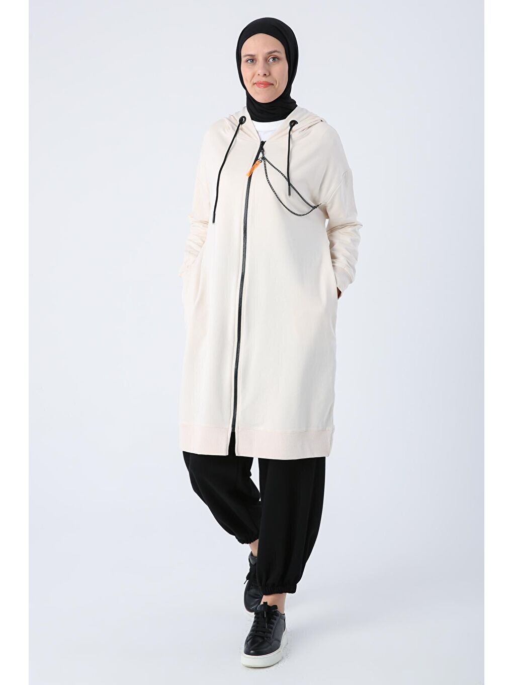 Ekru Kapüşonlu Zincir Detaylı Fermuarlı Sweat Hırka-2