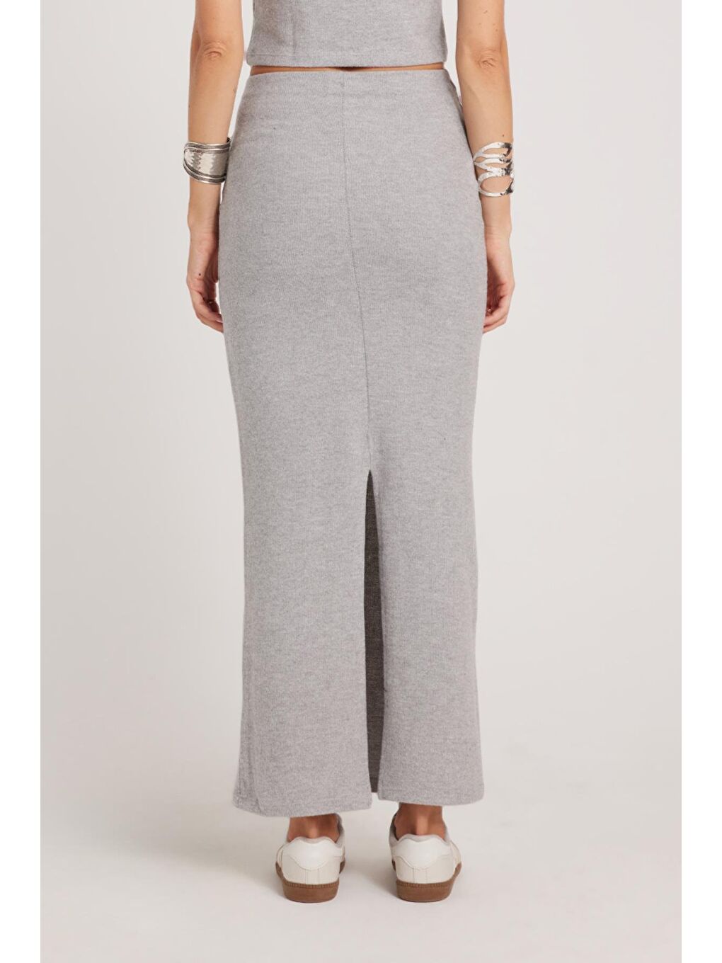 Kadın Slim Fit Dar Kesim Yırtmaçlı Gri Etek-6