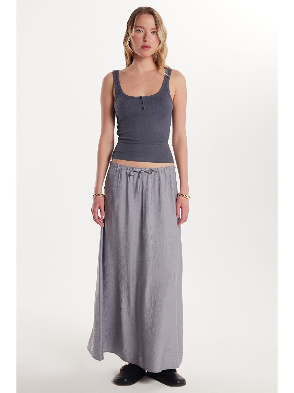 Kadın Standar Fit Beli Lastikli Bağlamalı Gri Etek-1