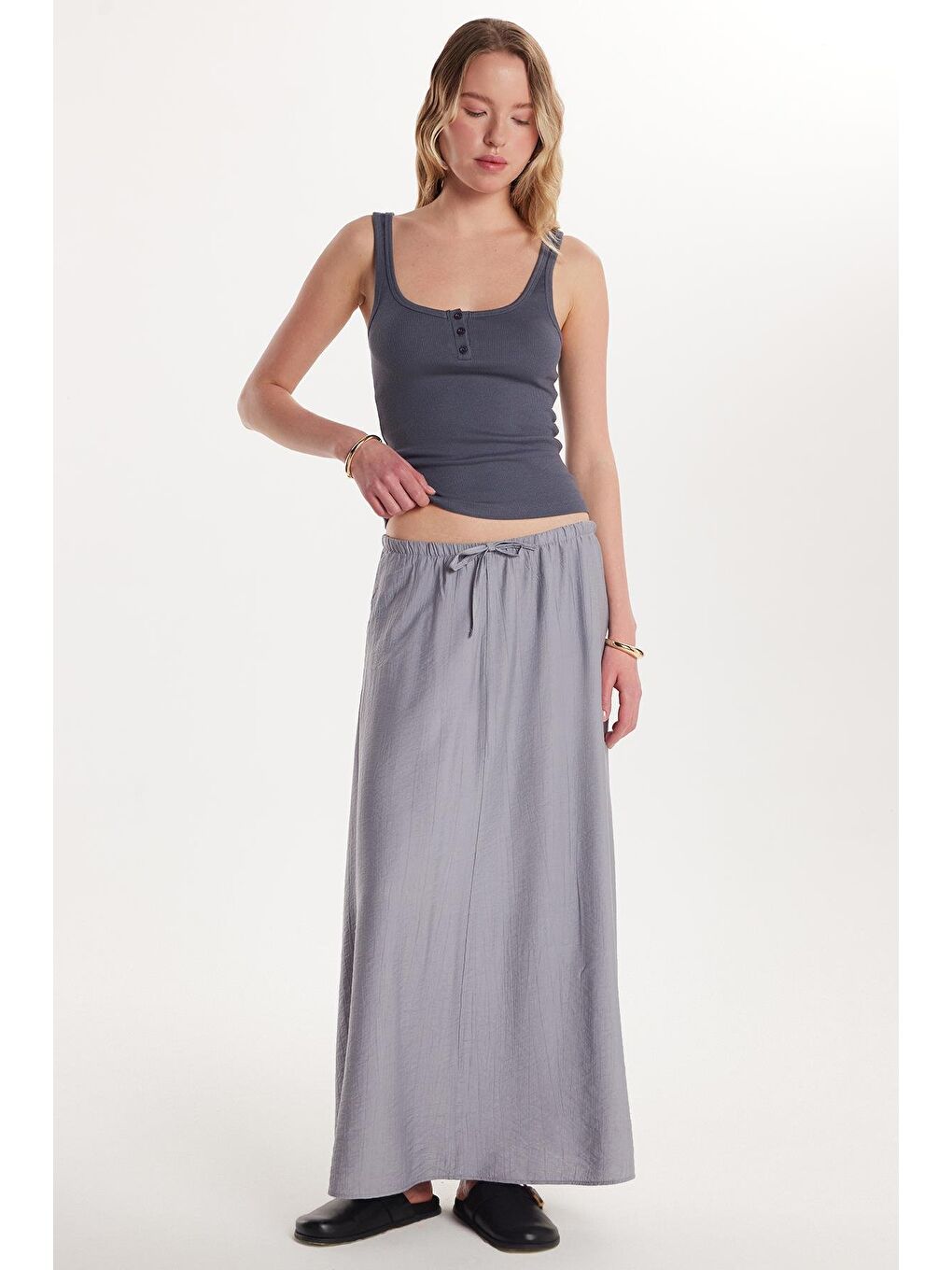 Kadın Standar Fit Beli Lastikli Bağlamalı Gri Etek-3