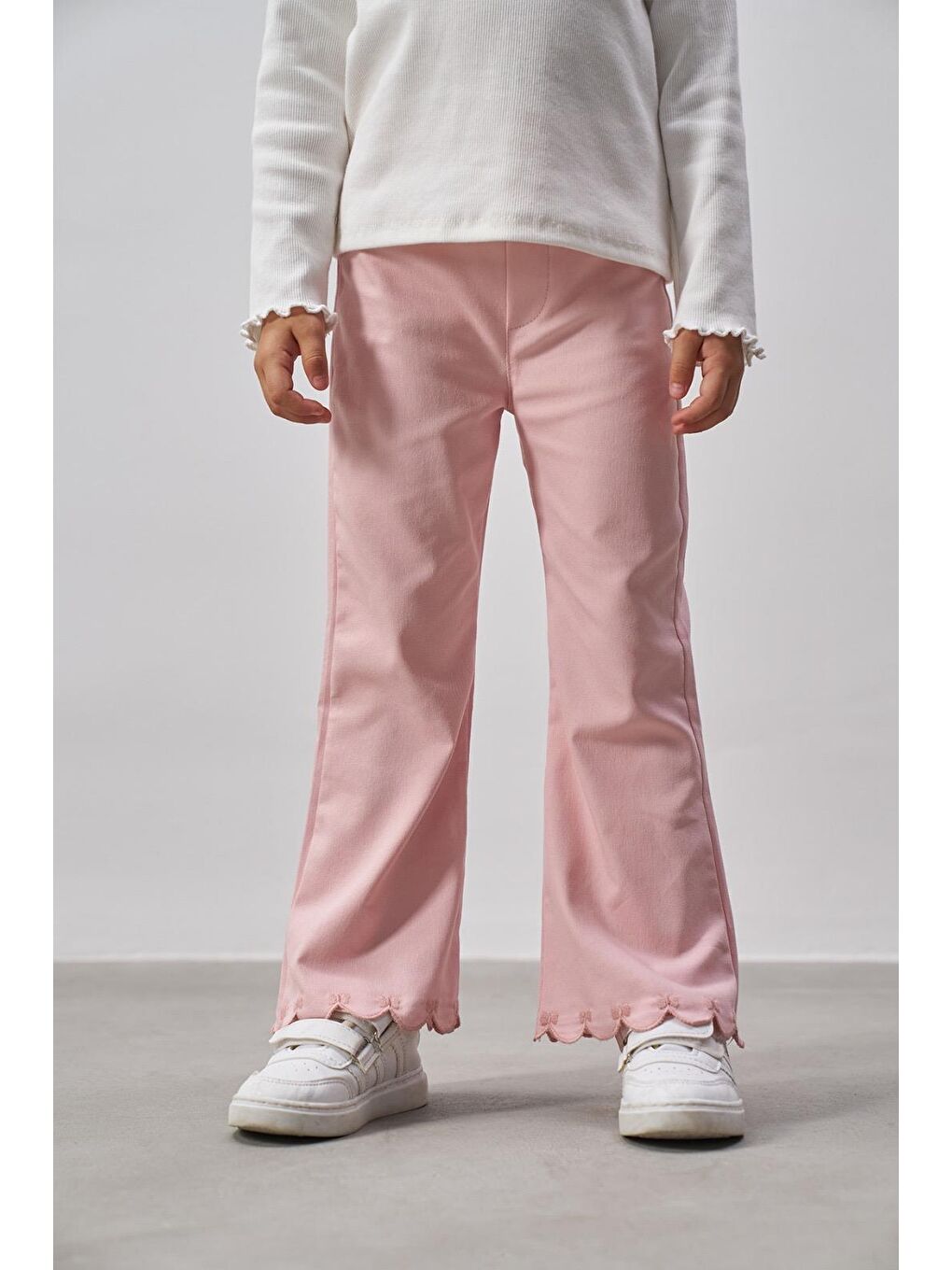 Pembe Kız Çocuk Pamuklu İspanyol Paça Nakış Detaylı Pantolon-1