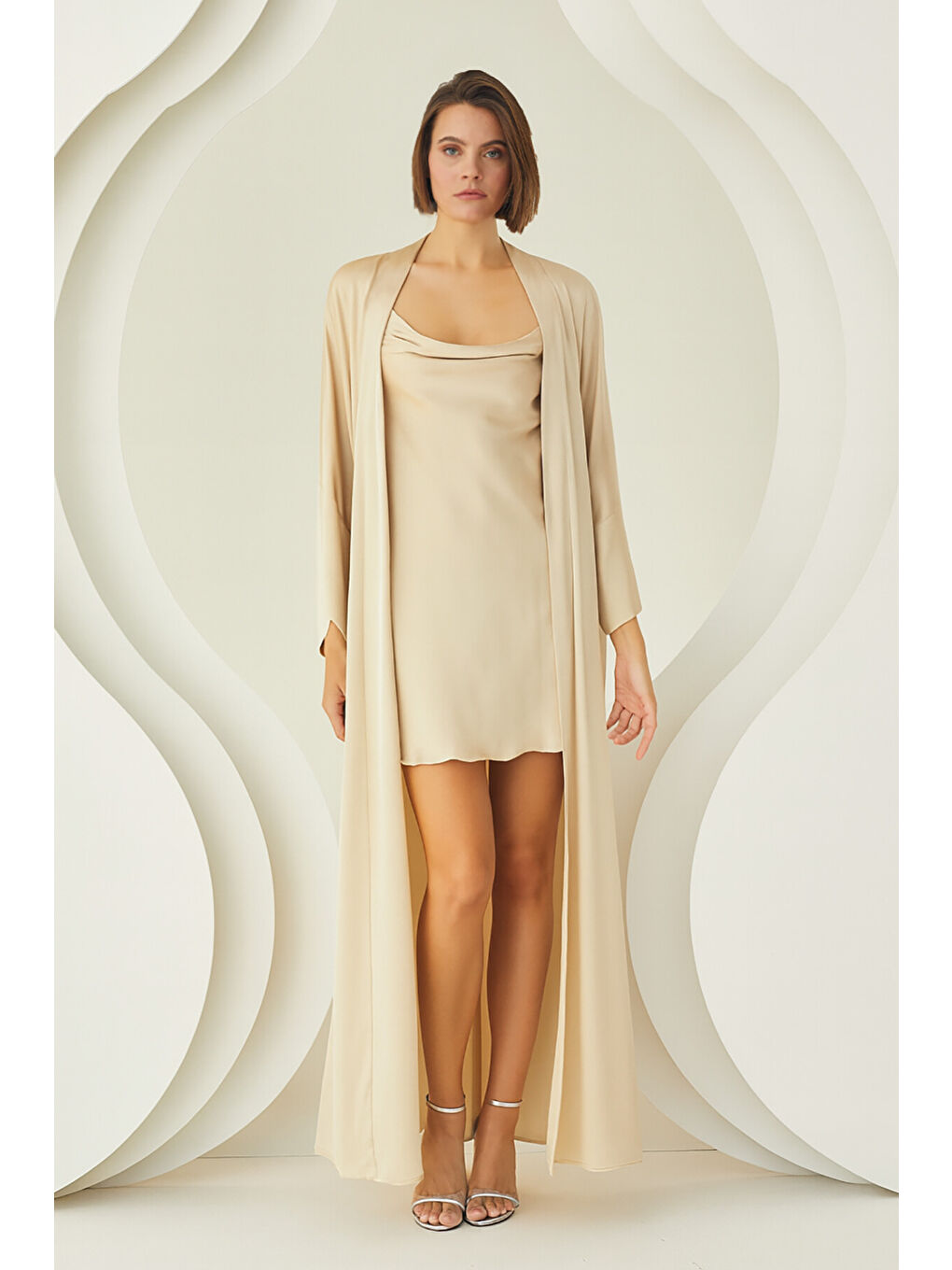 Bej Taş Uzun Saten Sabahlık