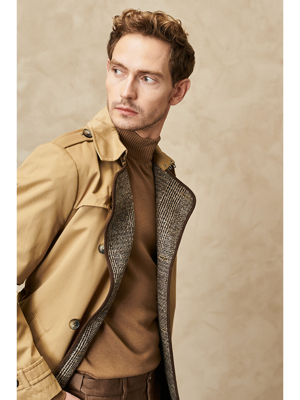 Erkek Bej Standart Fit Normal Kesim Bebe Yaka Beli Kemerli Pamuklu Kışlık Trençkot-4