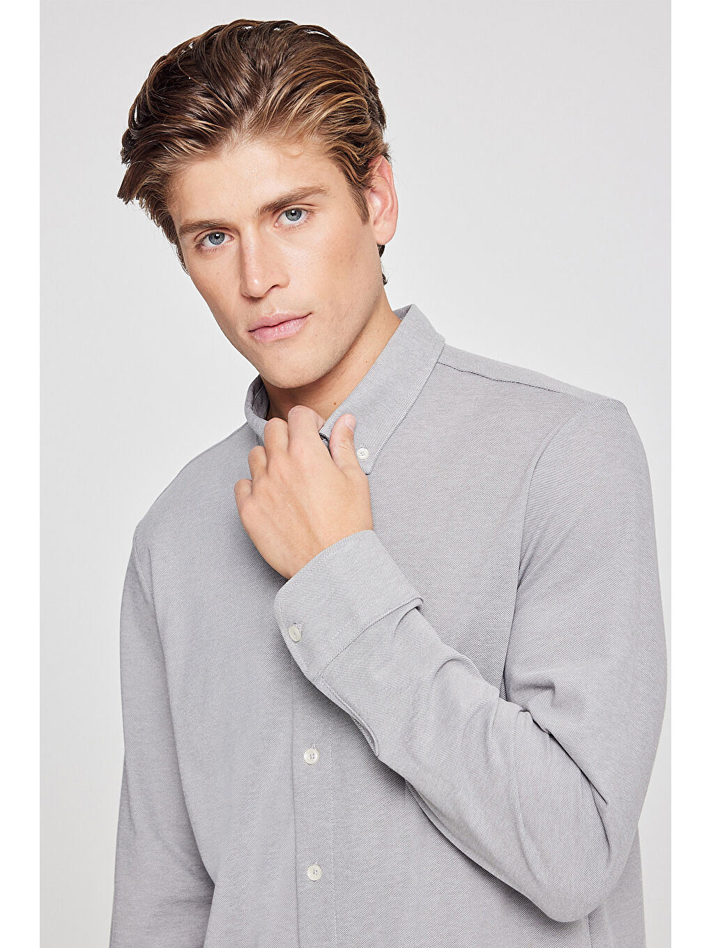 Erkek Gri Pamuklu Tailored Slim Fit Dar Kesim Düğmeli Yaka Örme Gömlek-3