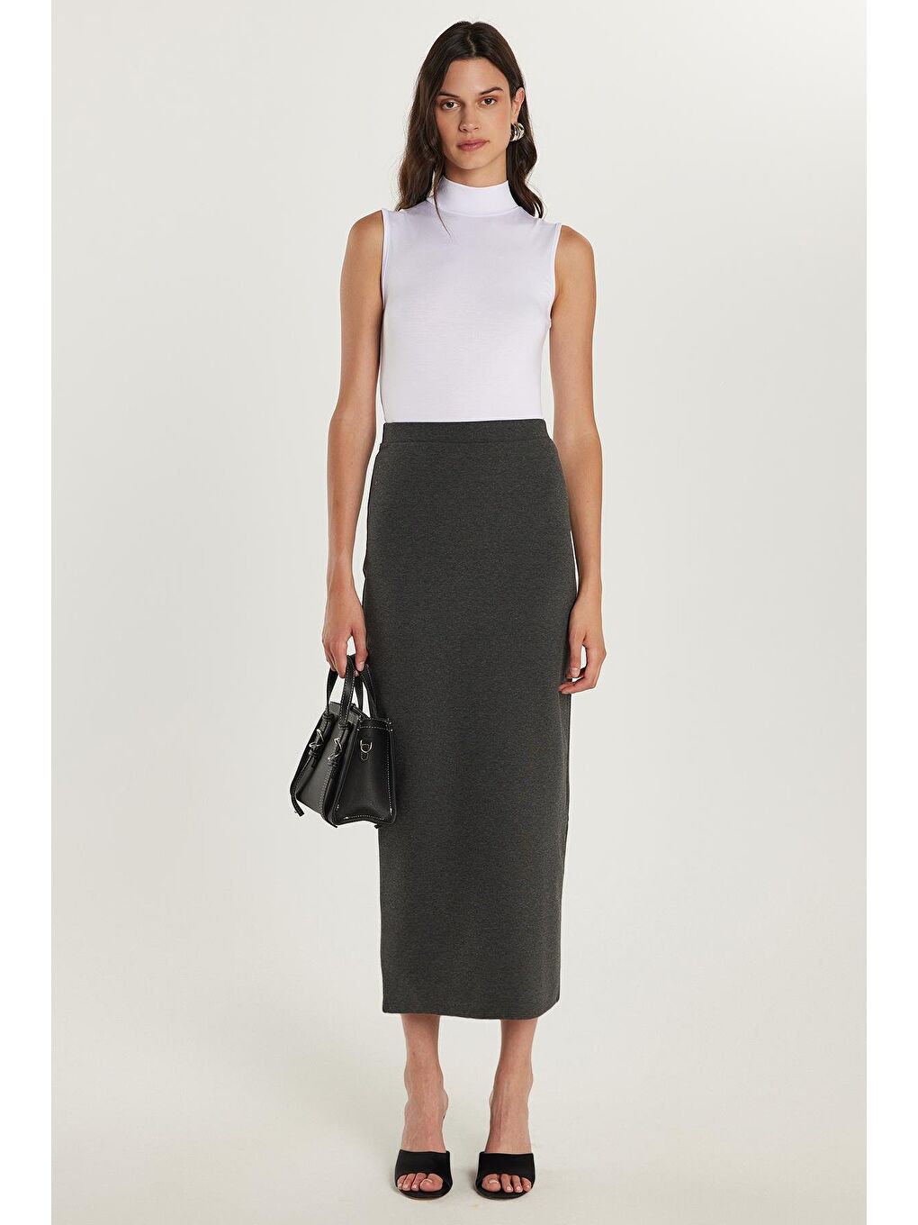 Kadın Slim Fit Dar Kesim Beli Lastikli Viskon Kumaş Midi Boy Gri Etek-3