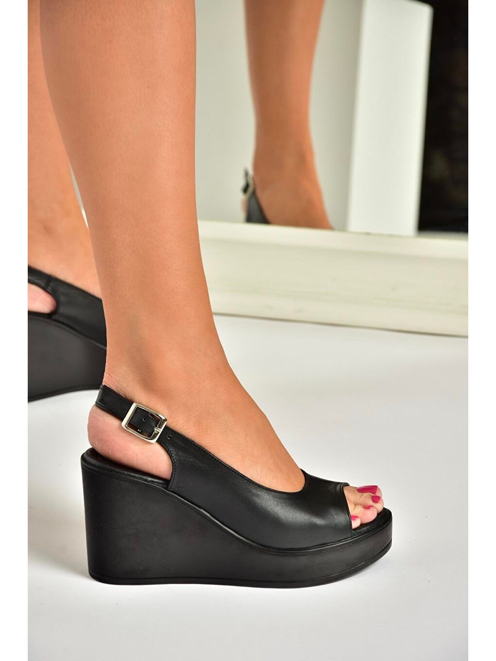 U5552250 Siyah Kadın Dolgu Topuklu Ayakkabı-4