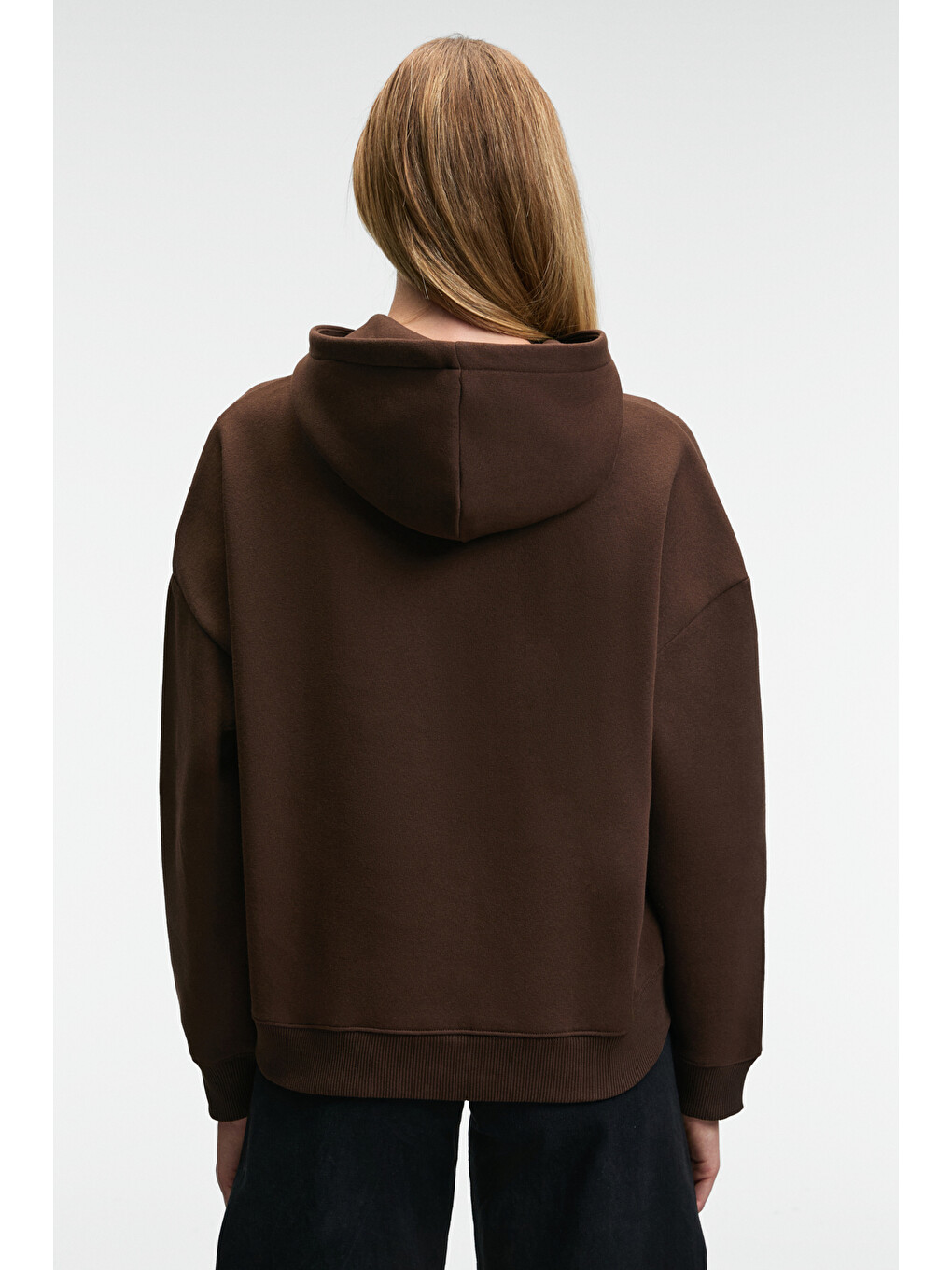 Clarıe Kadın Organik Pamuklu Oversize Kanguru Cepli Kapüşonlu Kahverengi Sweatshirt-5