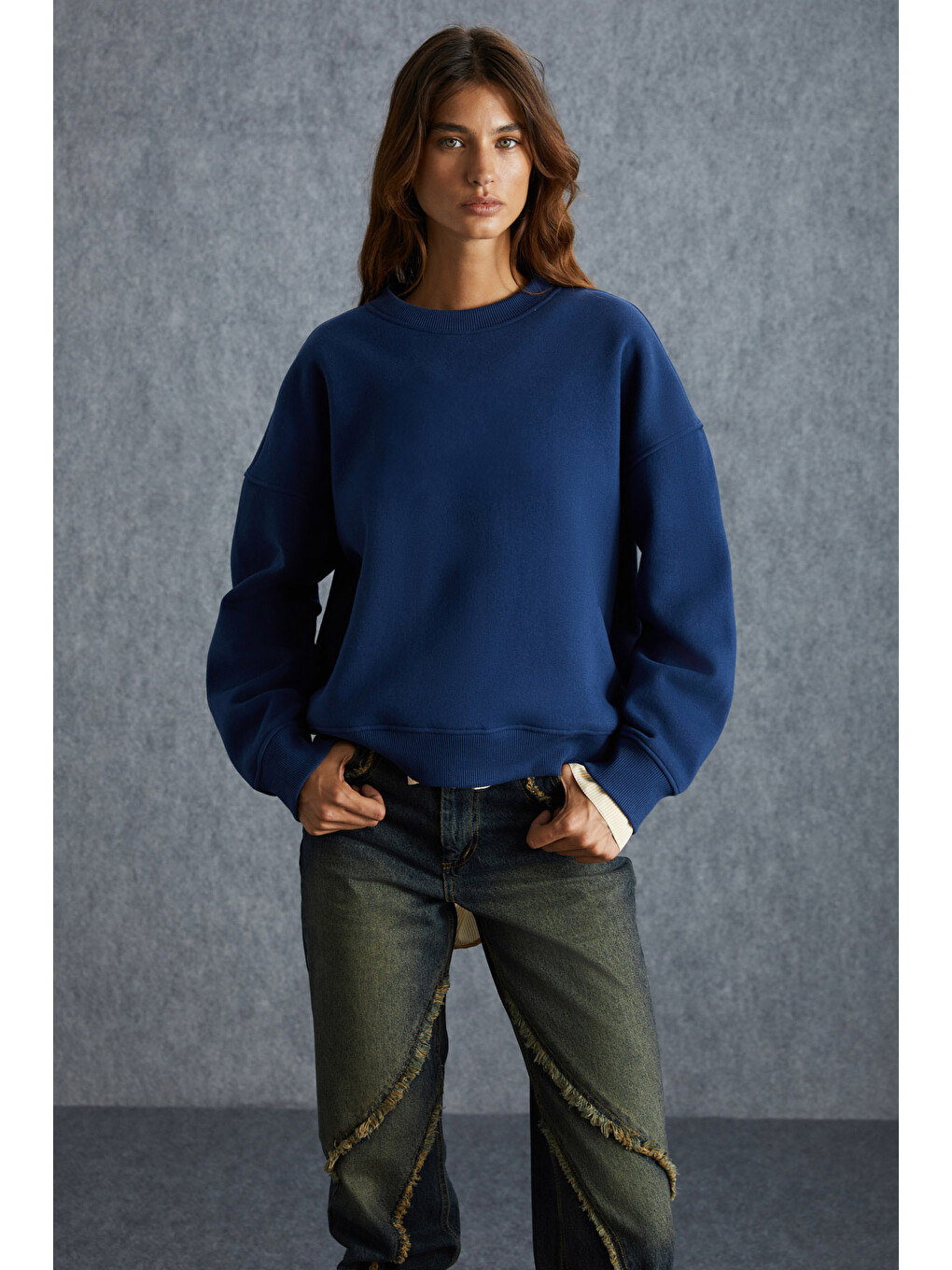 Vaneltına Kadın Organik Pamuklu Yumuşacık İçi Polarlı Yuvarlak Yakalı Lacivert Sweatshirt-4