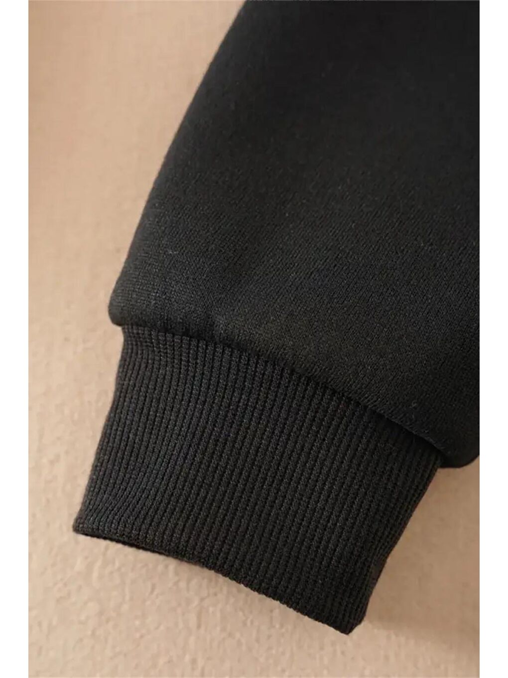 Siyah Bisiklet Yaka Chery 02 Ön Baskılı İçi Pamuklu Unisex Sweatshirt-1