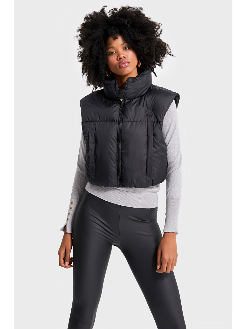 Kadın Siyah Renk w5-1 Şişme İçi Dolgulu Sıfır Kol Yandan Cepli Crop Şişme Yelek-1