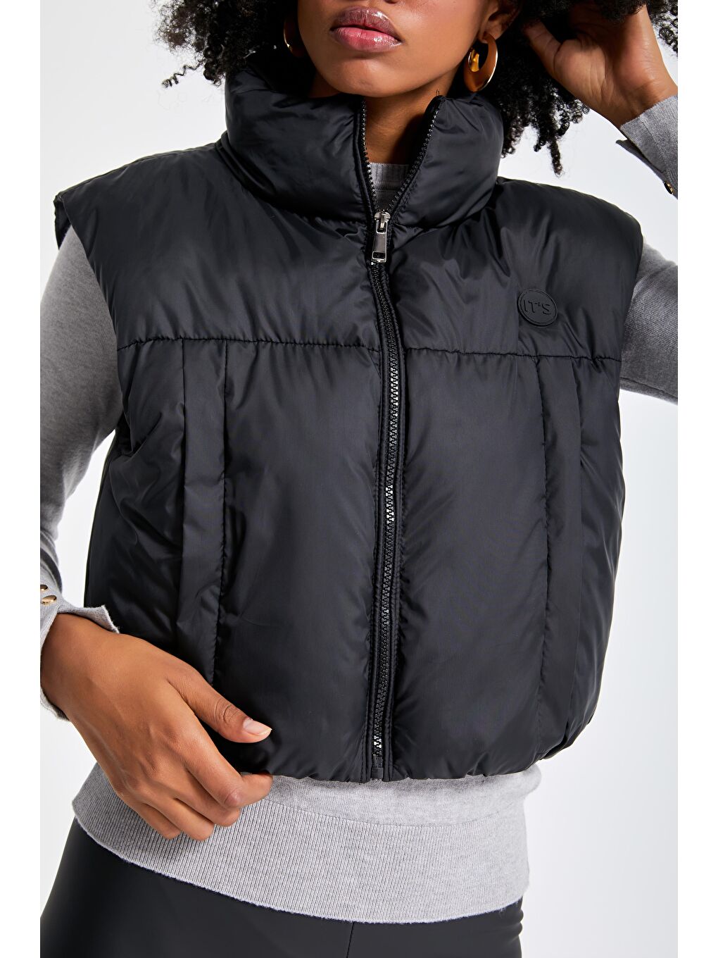 Kadın Siyah Renk w5-1 Şişme İçi Dolgulu Sıfır Kol Yandan Cepli Crop Şişme Yelek-2