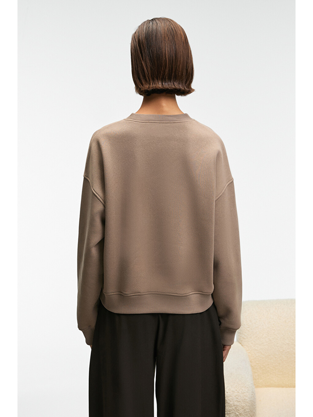 Bej Serenya Kadın Pamuklu Etiket Detaylı Bisiklet Yaka Vizon Sweatshirt-5