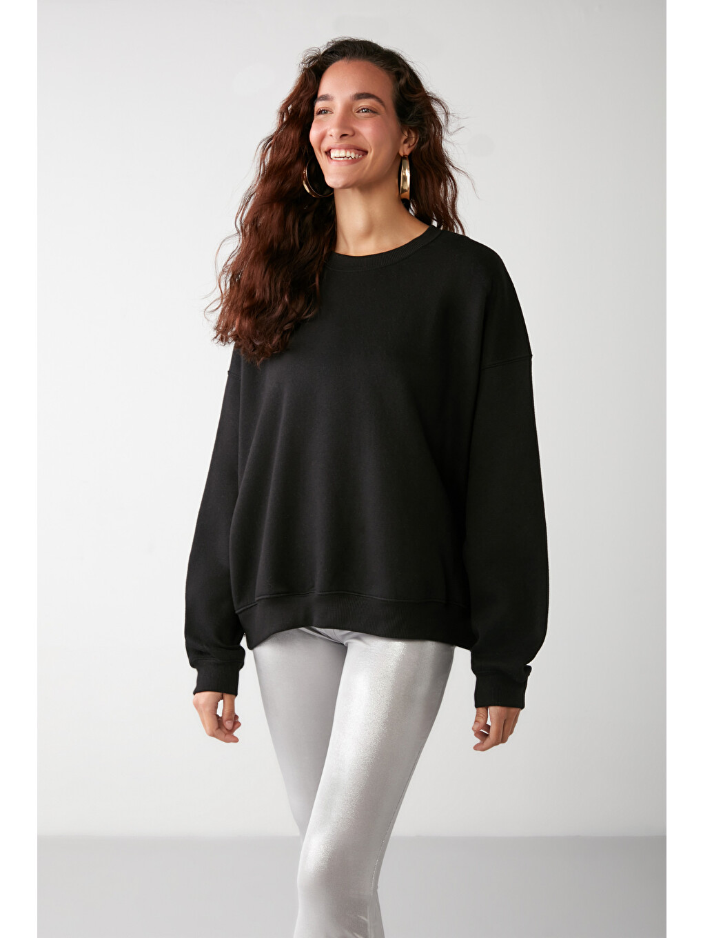 Vaneltına Kadın Organik Pamuklu Yumuşacık İçi Polarlı Yuvarlak Yakalı Siyah Sweatshirt-2