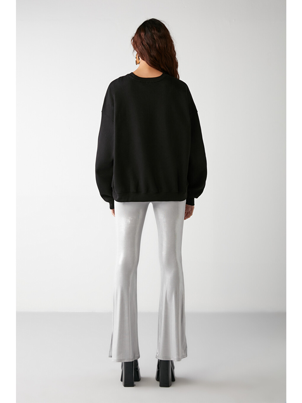 Vaneltına Kadın Organik Pamuklu Yumuşacık İçi Polarlı Yuvarlak Yakalı Siyah Sweatshirt-4