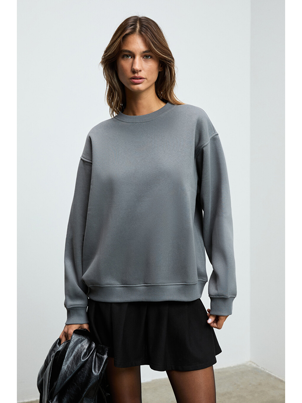 Karıus Kadın Organik Pamuklu İçi Polarlı Oversize Yuvarlak Yakalı Gri Sweatshirt-2