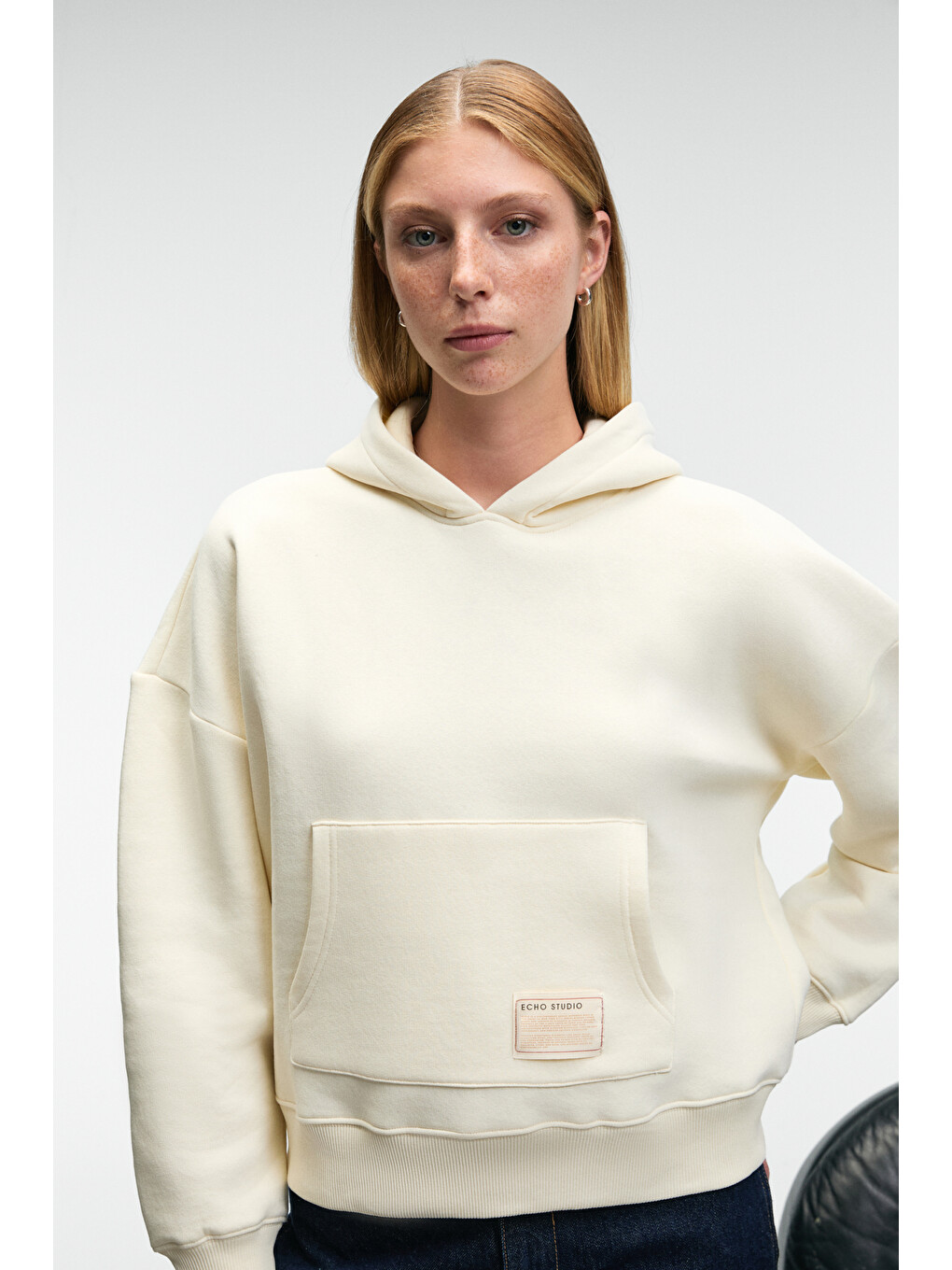 Clarıe Kadın Organik Pamuklu Oversize Kanguru Cepli Kapüşonlu Ekru Sweatshirt-1