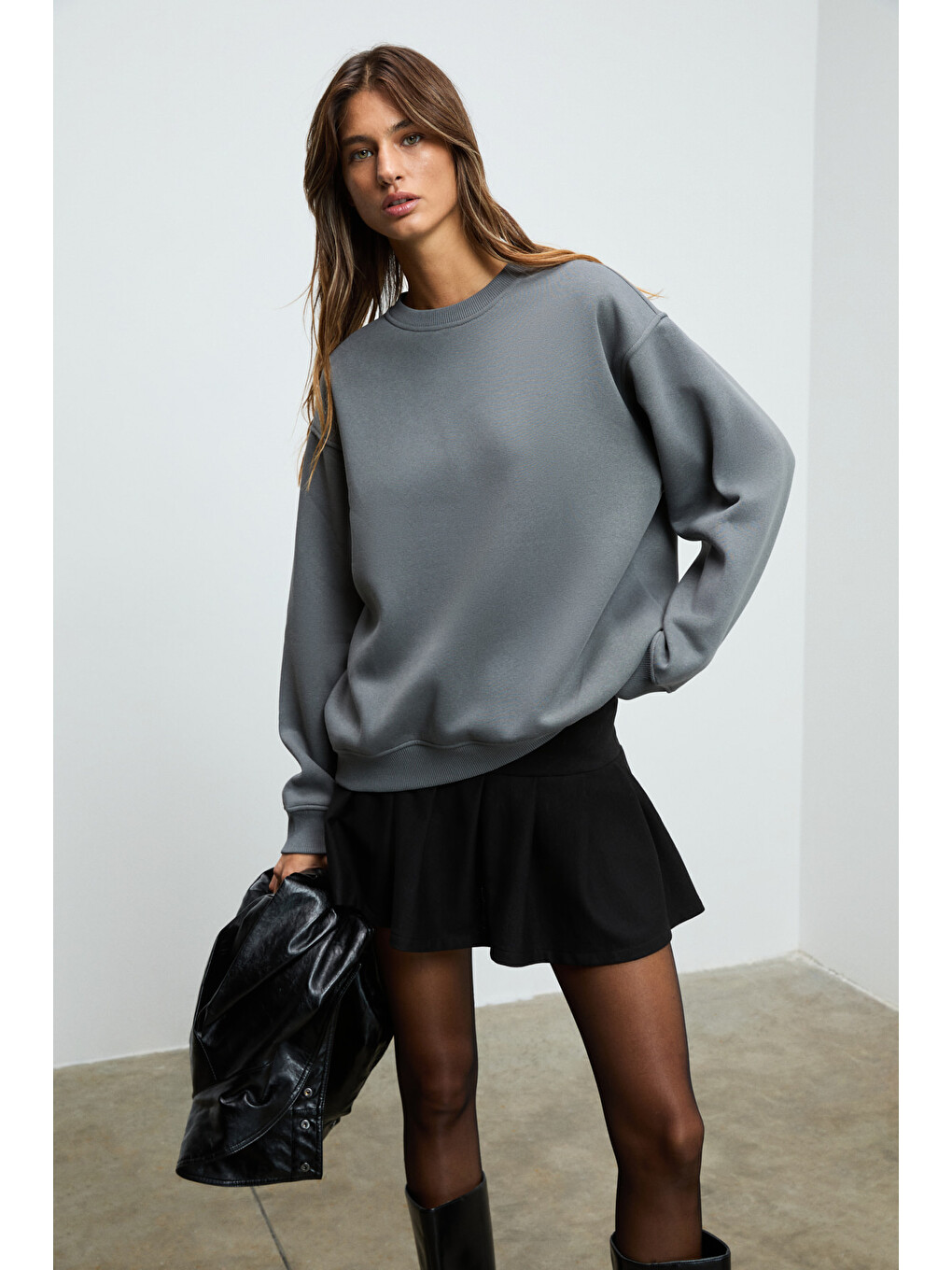 Karıus Kadın Organik Pamuklu İçi Polarlı Oversize Yuvarlak Yakalı Gri Sweatshirt-3