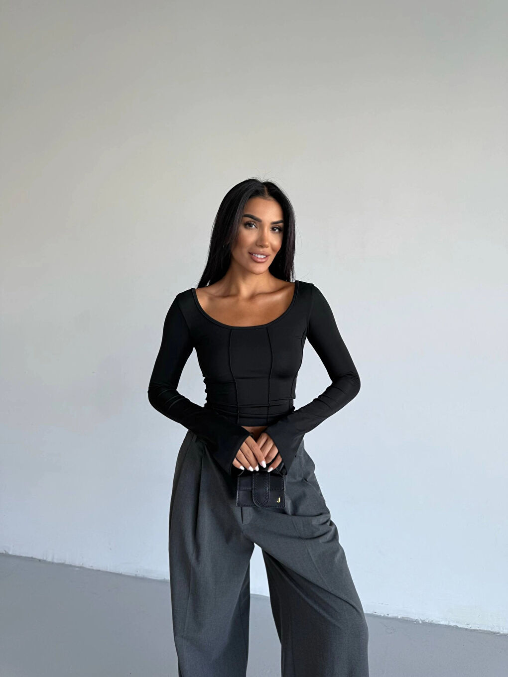 Kadın Siyah Uzun Kollu Arkası Bağlamalı Fit Kesim Crop Bluz HZL25W-FRY122771