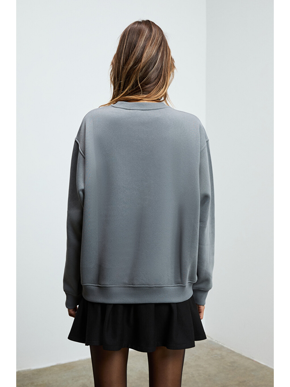 Karıus Kadın Organik Pamuklu İçi Polarlı Oversize Yuvarlak Yakalı Gri Sweatshirt-6
