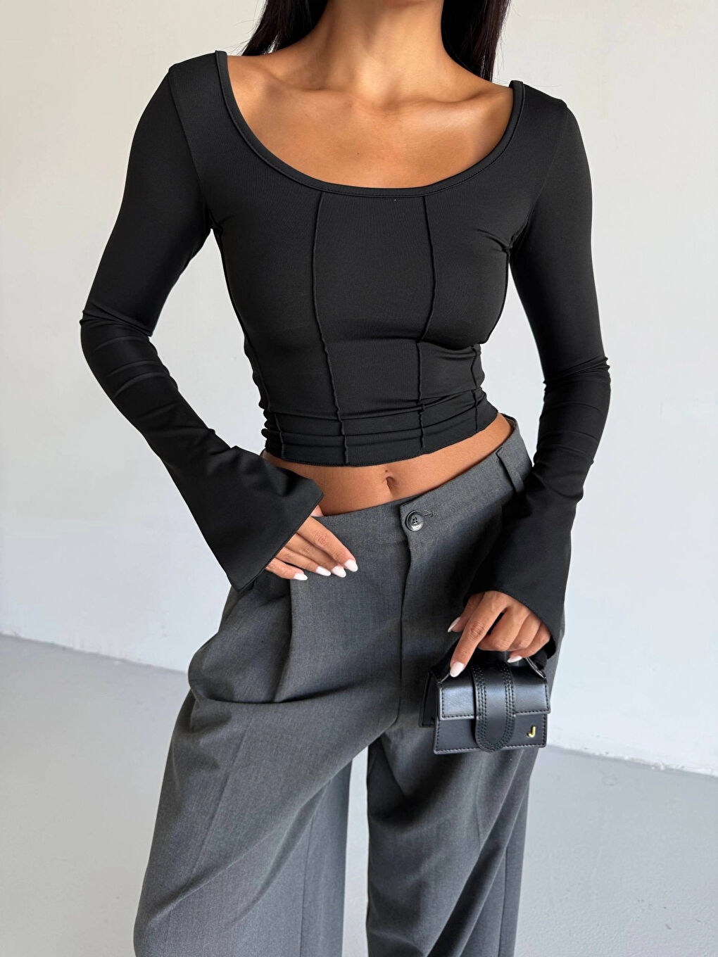 Kadın Siyah Uzun Kollu Arkası Bağlamalı Fit Kesim Crop Bluz HZL25W-FRY122771-1