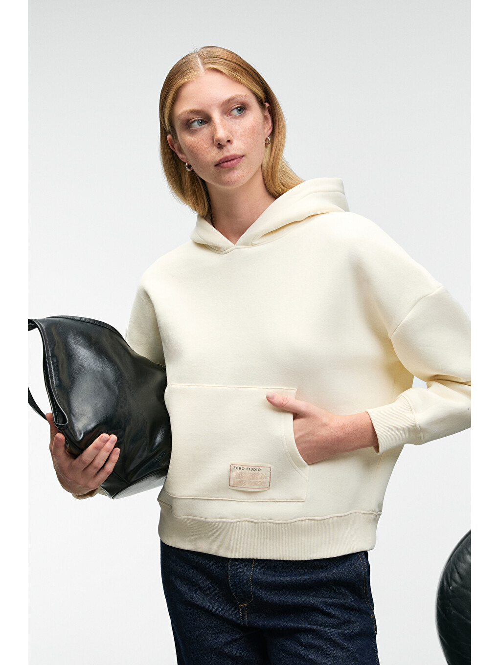 Clarıe Kadın Organik Pamuklu Oversize Kanguru Cepli Kapüşonlu Ekru Sweatshirt-3