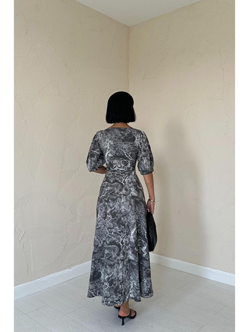 Haki Önü Düğmeli Kalp Yaka Elbise-3