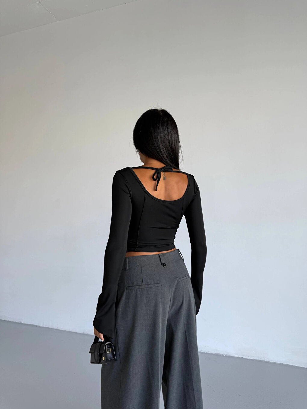 Kadın Siyah Uzun Kollu Arkası Bağlamalı Fit Kesim Crop Bluz HZL25W-FRY122771-4