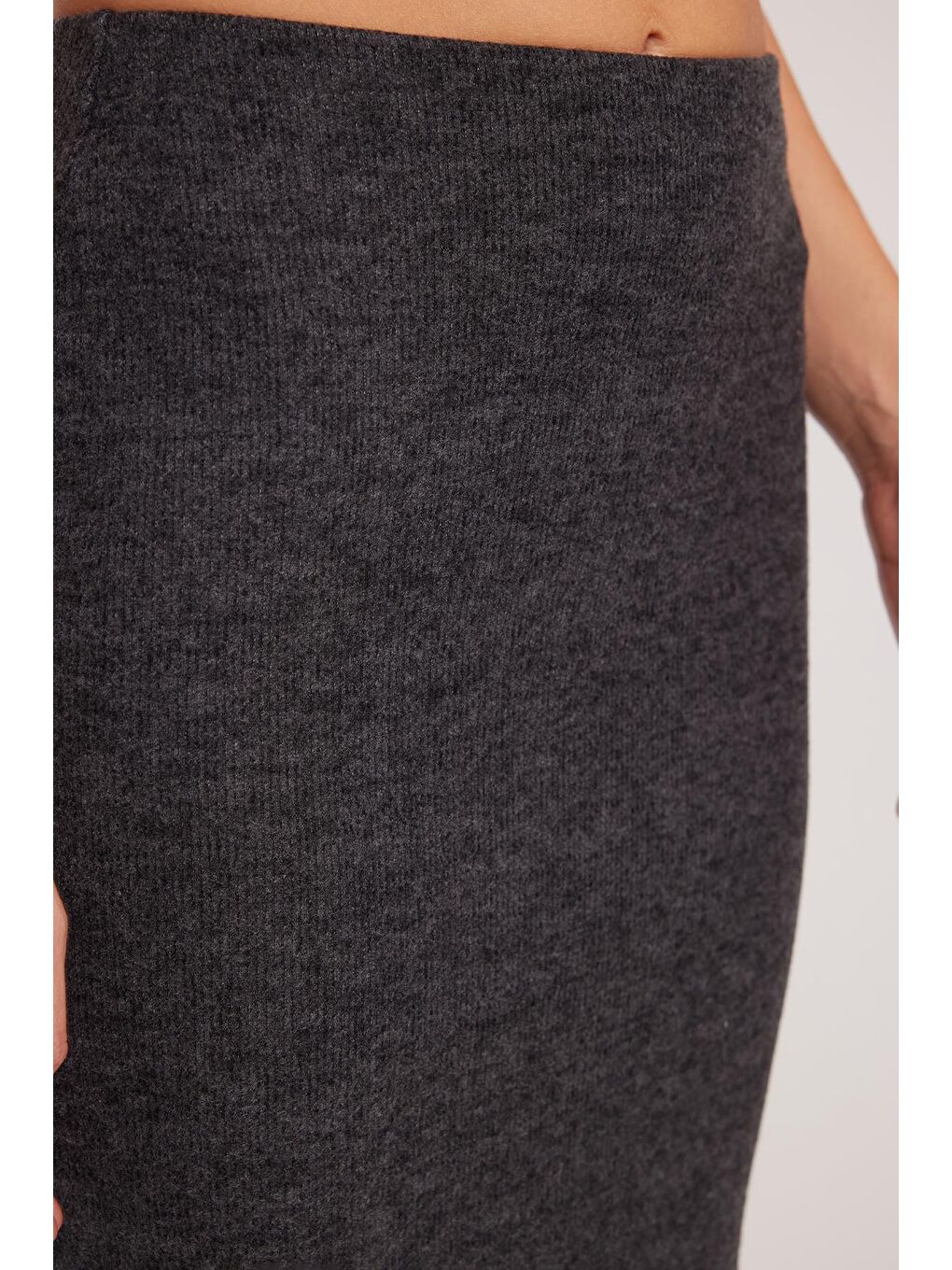 Kadın Slim Fit Dar Kesim Yırtmaçlı Antrasit Etek-2