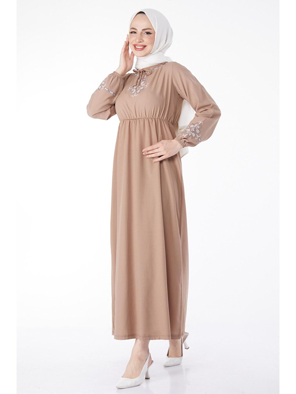 Bej Bisiklet Yaka Kadın Vizon Uzun Kollu Nakışlı Elbise - 13124