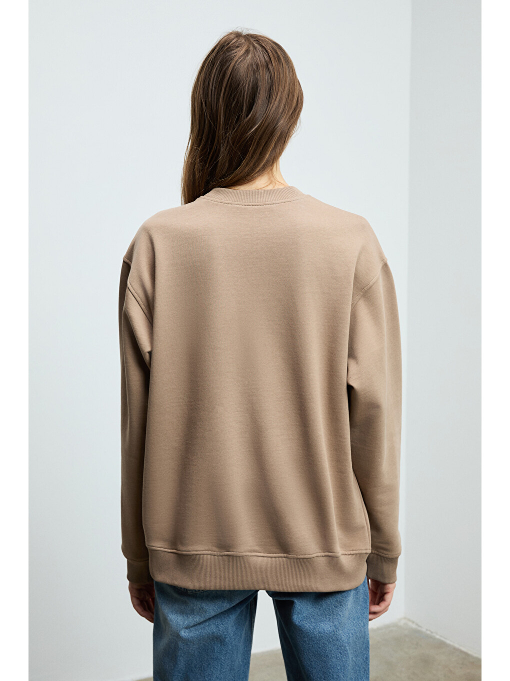 Karıus Kadın Organik Pamuklu İçi Polarlı Oversize Yuvarlak Yakalı Açık Kahverengi Sweatshirt-6
