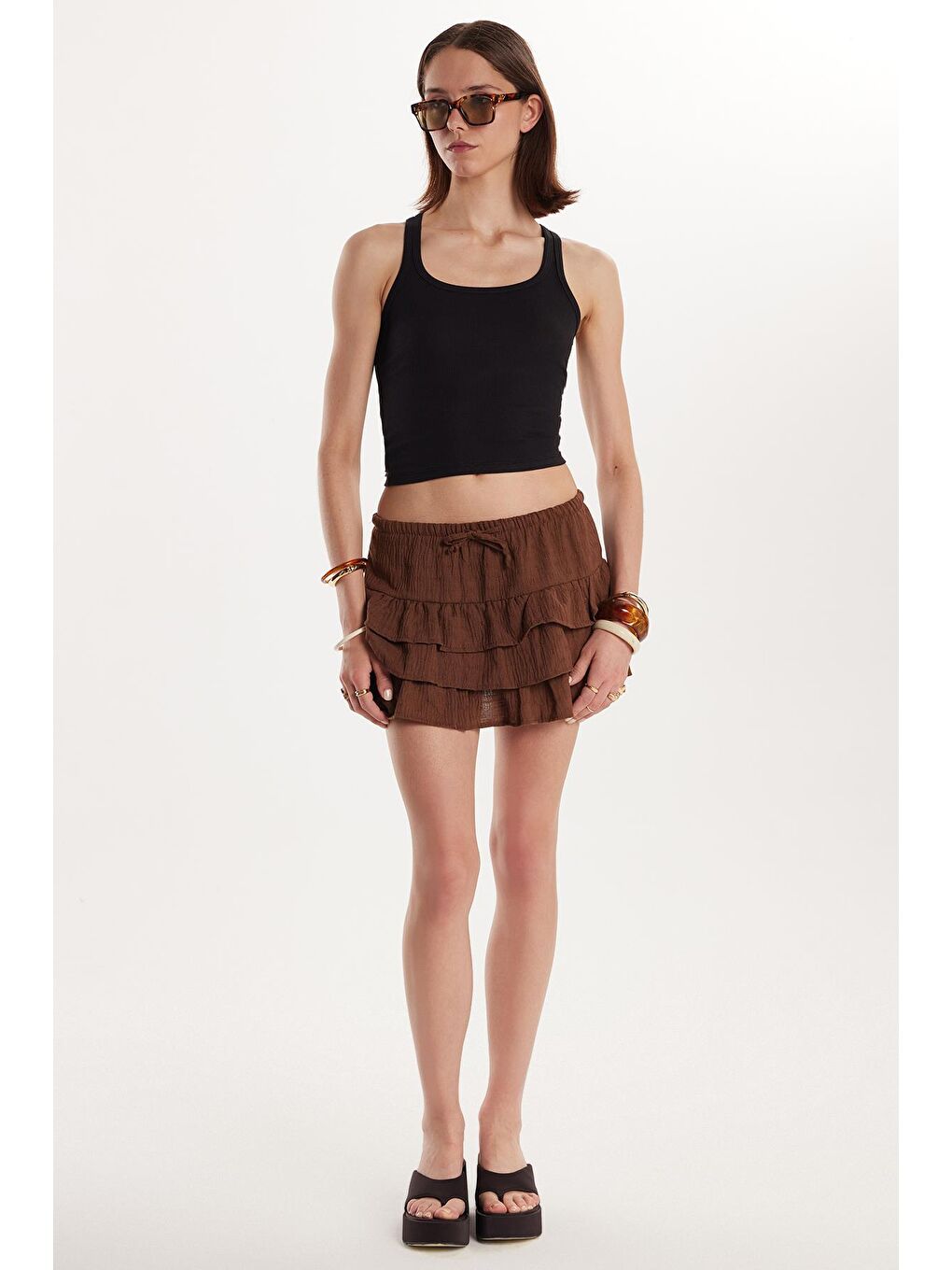 Kadın Standart Fit Bağcıklı Pileli Desenli Kahverengi Mini Etek-1