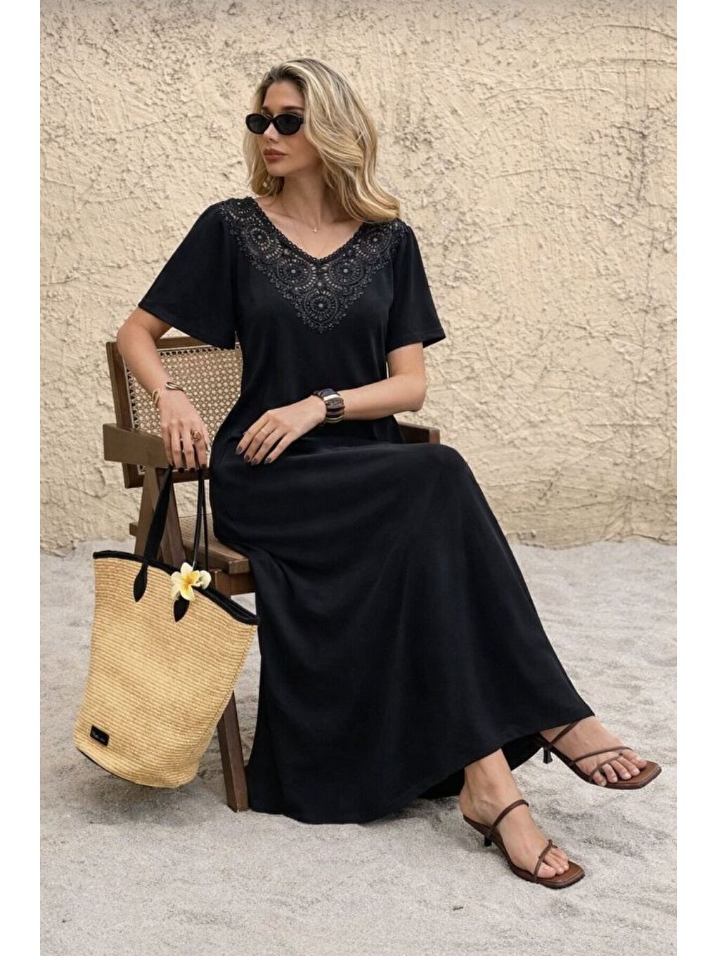 Siyah Kadın Kısa Kollu Dantel Güpür Detay V Yaka Maxi Boy Elbise-2
