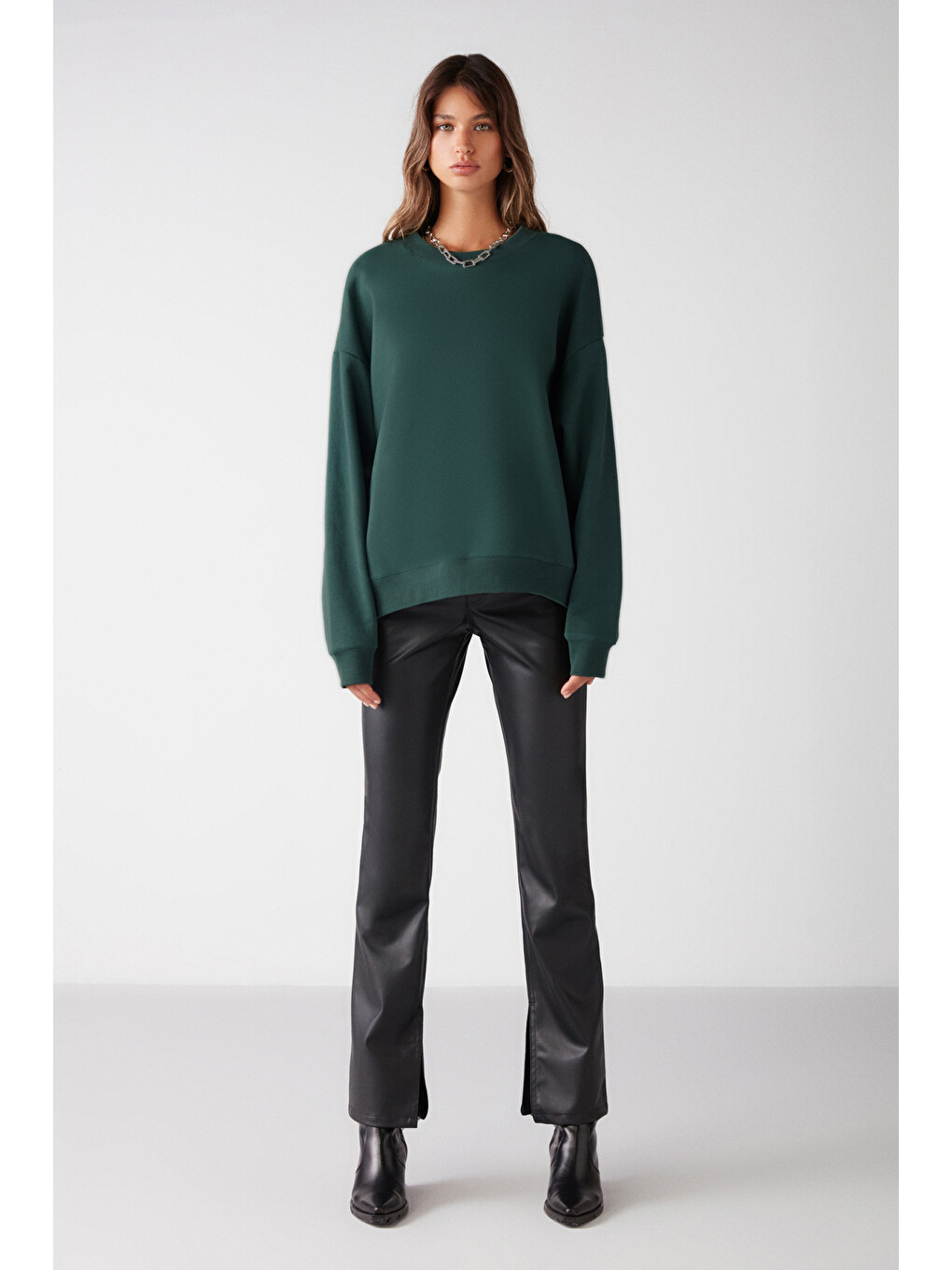 Vaneltına Kadın Organik Pamuklu Yumuşacık İçi Polarlı Yuvarlak Yakalı Koyu Yeşil Sweatshirt-1