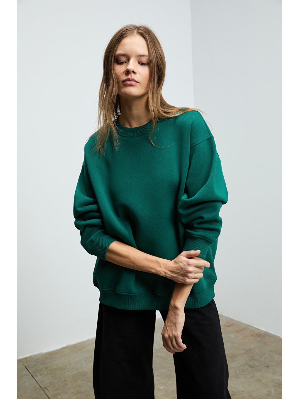 Karıus Kadın Organik Pamuklu İçi Polarlı Oversize Yuvarlak Yakalı Koyu Yeşil Sweatshirt-2