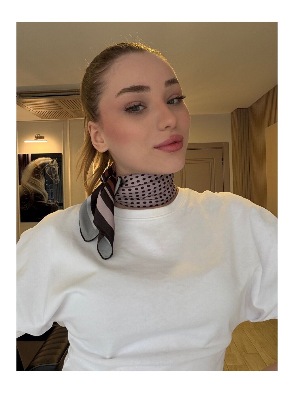 Kadın Desenli Saten Boyun Fuları Bandana Kahverengi FLR2000-1