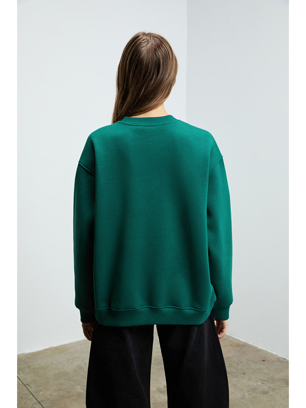 Karıus Kadın Organik Pamuklu İçi Polarlı Oversize Yuvarlak Yakalı Koyu Yeşil Sweatshirt-5