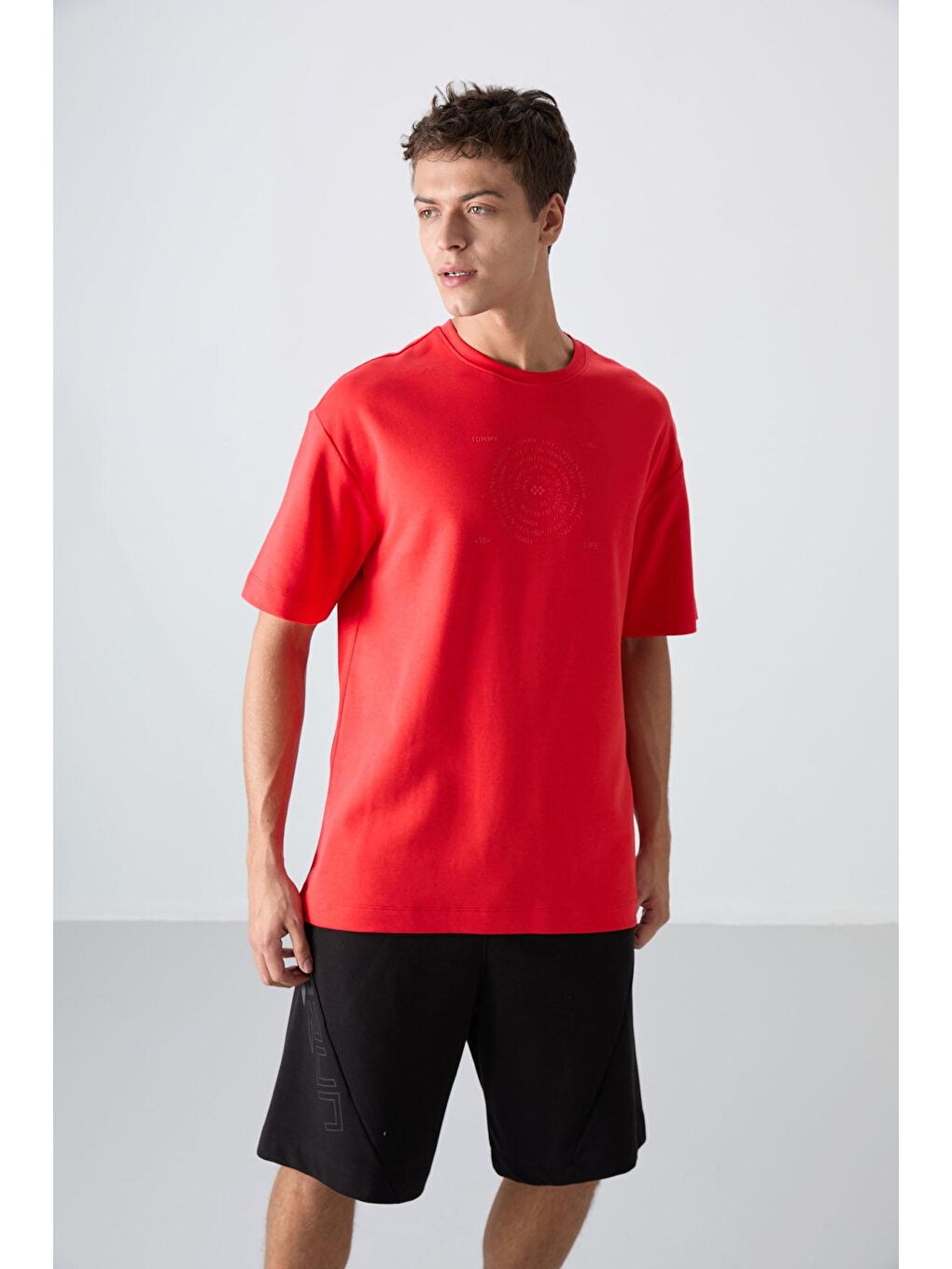 TOMMYLIFE Kırmızı Pamuklu Kalın Yumuşak Dokulu Oversize Fit Baskılı Erkek T-Shirt - 88324 - 3