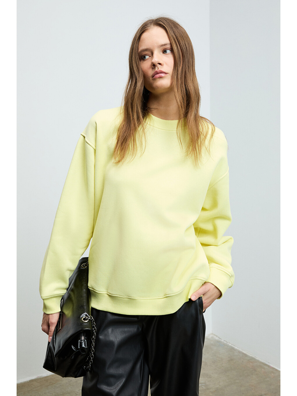 Karıus Kadın Organik Pamuklu İçi Polarlı Oversize Yuvarlak Yakalı Sarı Sweatshirt