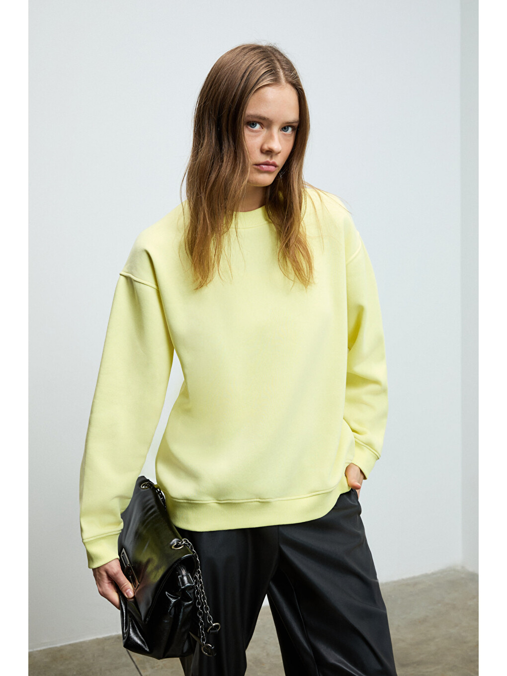 Karıus Kadın Organik Pamuklu İçi Polarlı Oversize Yuvarlak Yakalı Sarı Sweatshirt-1