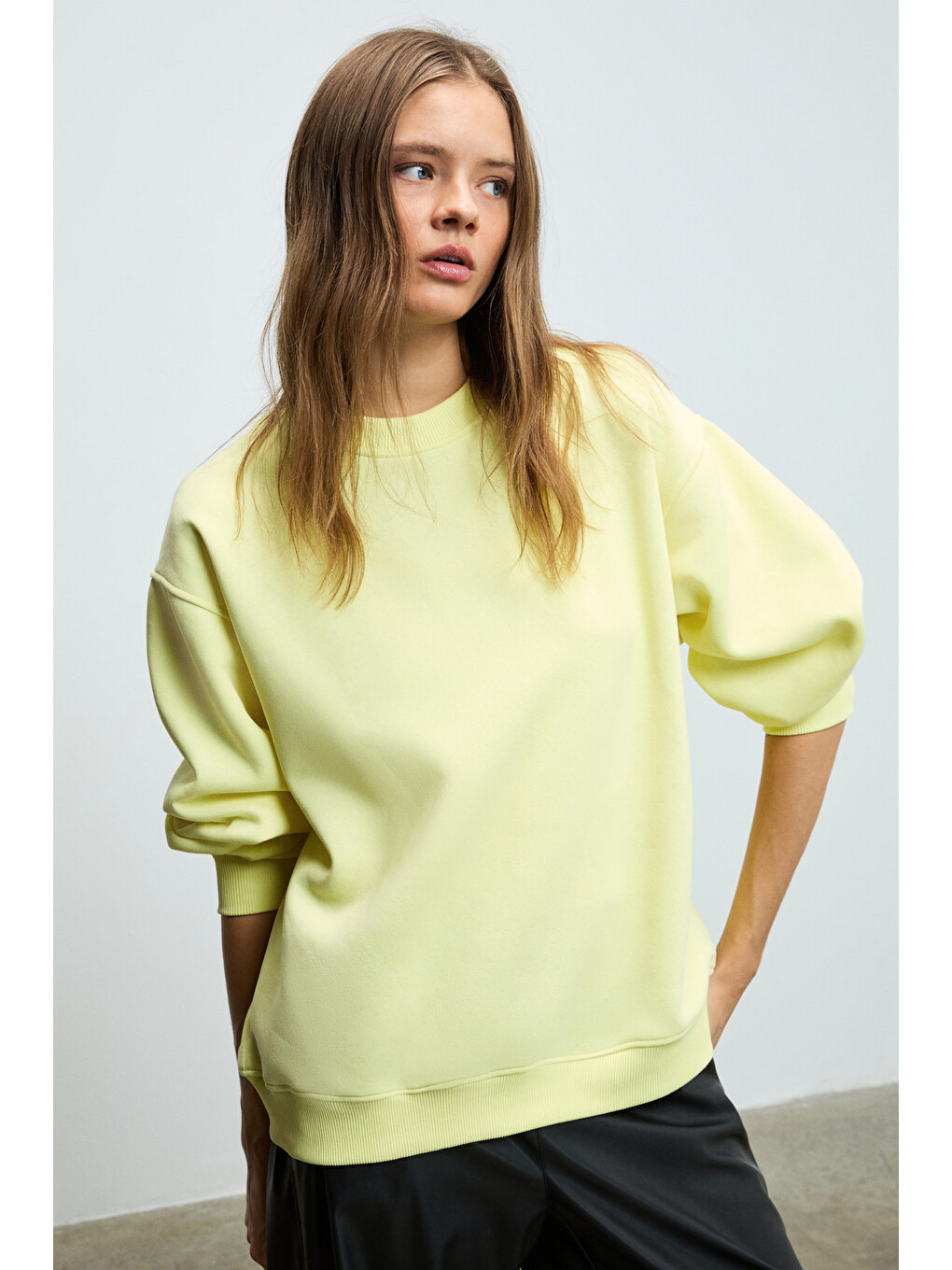Karıus Kadın Organik Pamuklu İçi Polarlı Oversize Yuvarlak Yakalı Sarı Sweatshirt-4