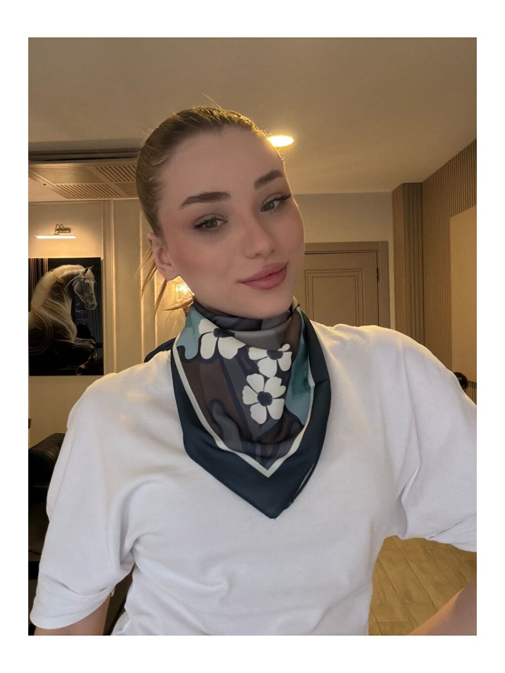 Mor Kadın Desenli Saten Boyun Fuları Bandana Kahverengi Yeşil Ekru FLR2009