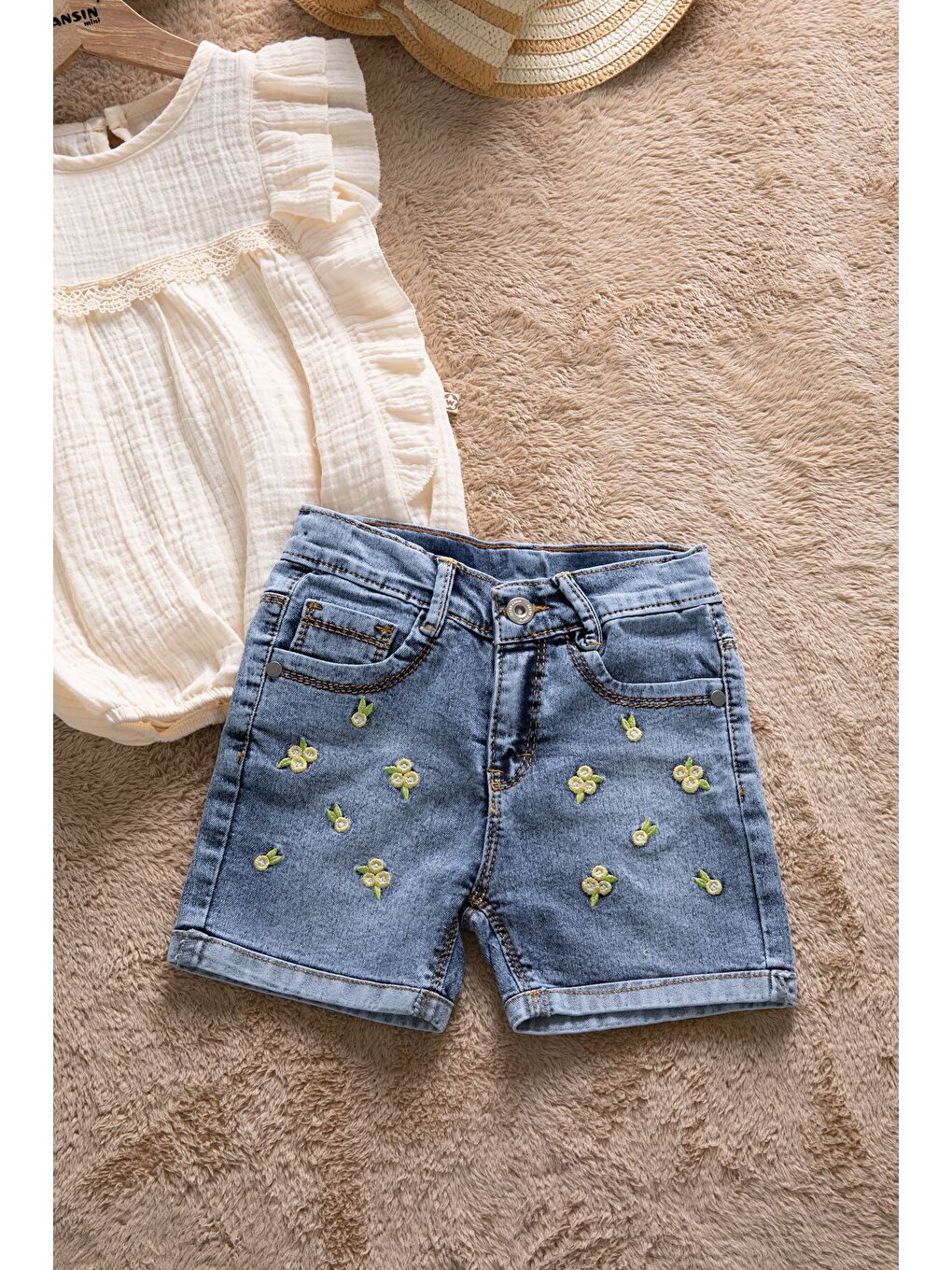 Bej Dantel Detaylı Bluzlu Jean Şortlu Kız Çocuk 2li Takım 22663-1