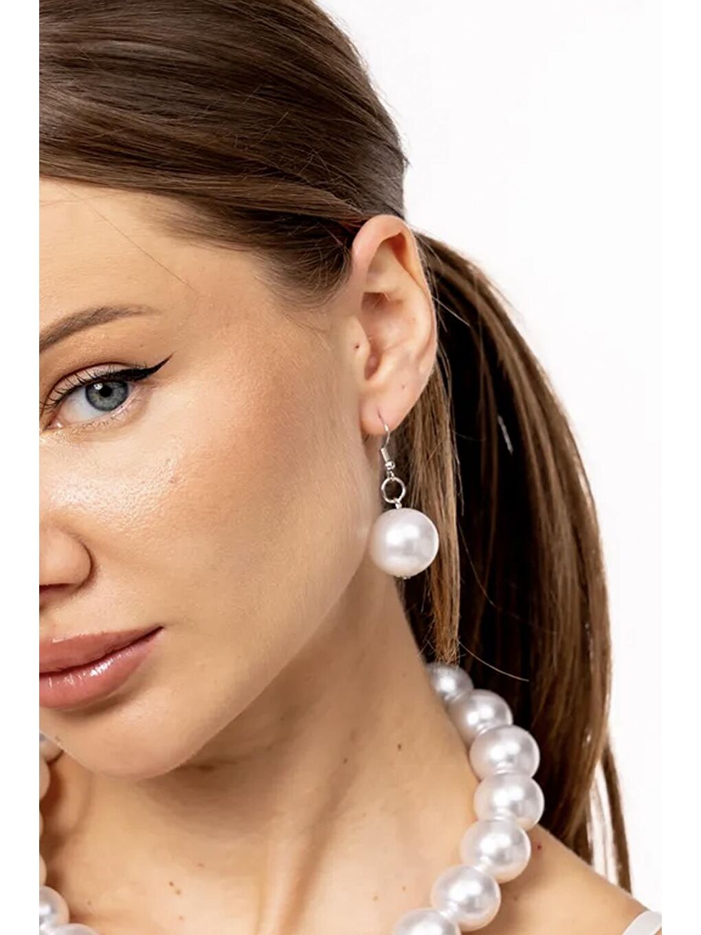 Beyaz 20mm Büyük Boncuklu Küpe