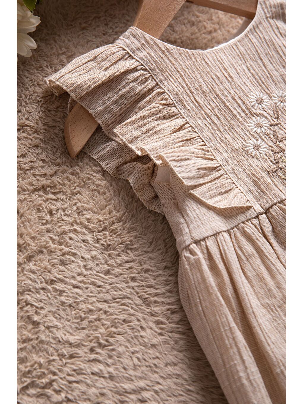 Kahverengi Çiçek Nakışlı Fırfırlı Kız Bebek Kısa Kol Elbise 22673-2