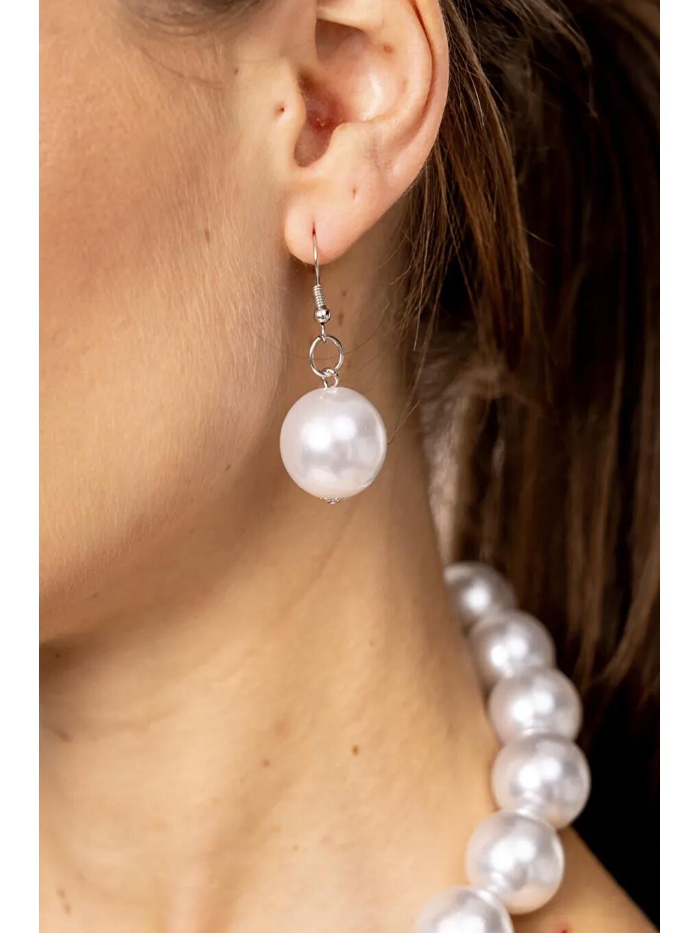 Beyaz 20mm Büyük Boncuklu Küpe-2