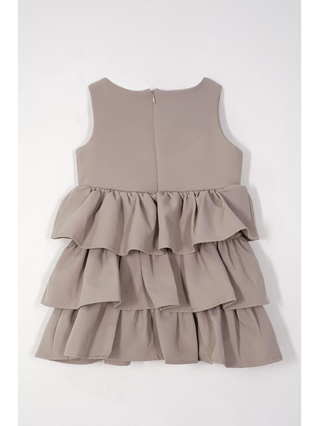 Bej Bisiklet Yaka Kurdele Detaylı Eteği Fırfırlı Sıfır Kol Taş Rengi Kız Çocuk Elbise-1