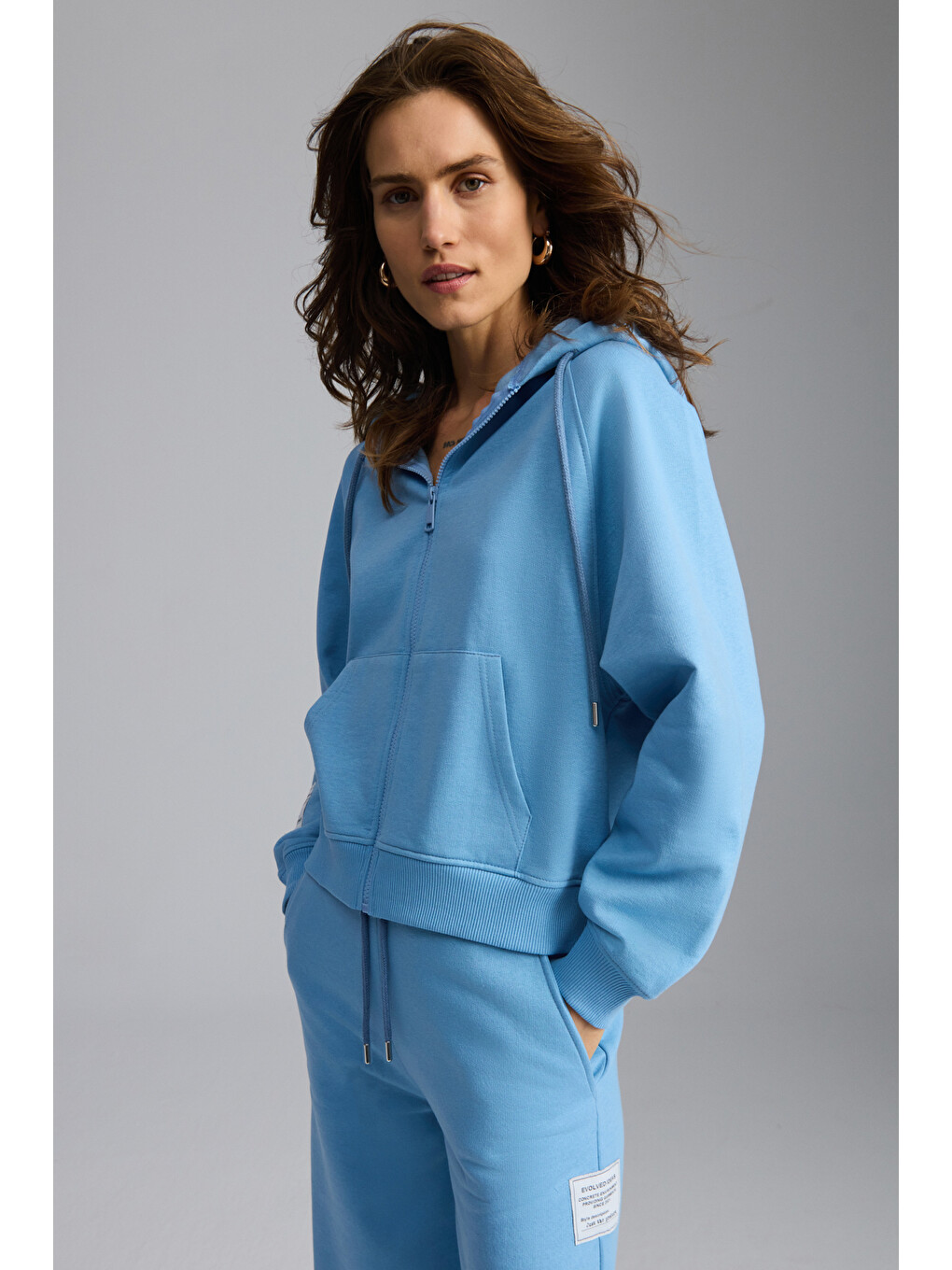 Lyka Kadın Organik Pamuk 3 İplik İçi Şardonlu Süs Etiketi Detaylı Regular Mavi Sweatshirt-3