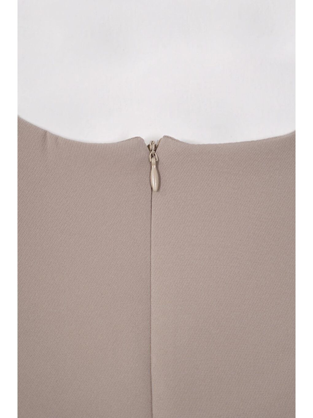 Bej Bisiklet Yaka Kurdele Detaylı Eteği Fırfırlı Sıfır Kol Taş Rengi Kız Çocuk Elbise-3