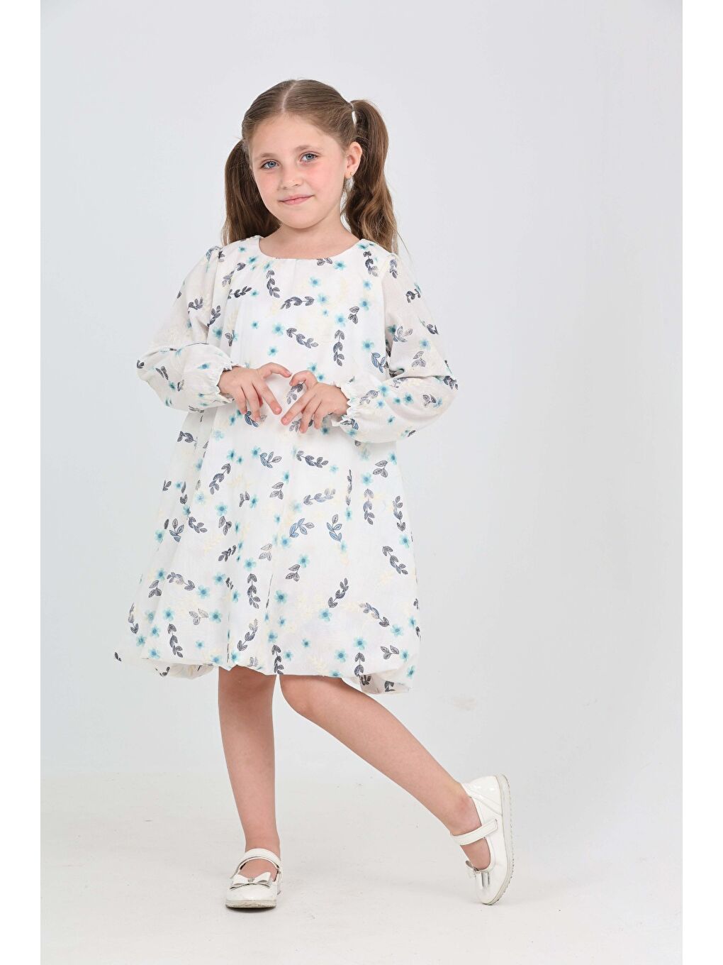 Gri Kız Çocuk Çiçekli Volanlı Elbise-4